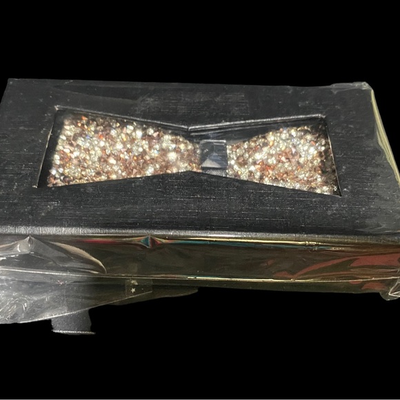 Silicon jeweled bow tie - Picture 3 of 3